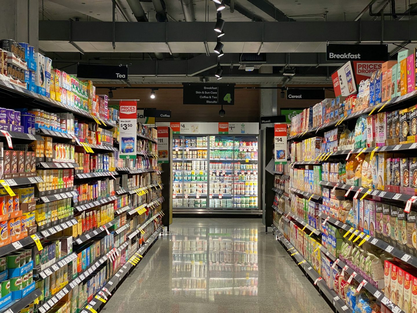 Weis Markets Revolutionizes Grocery Shopping with Instacart’s AI-Powered Smart Carts